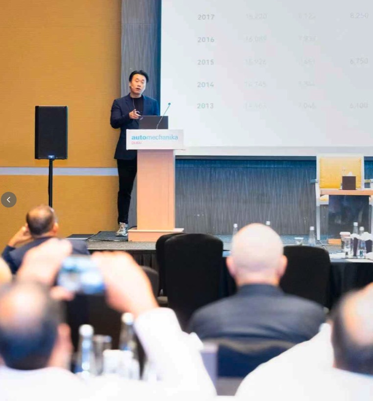 Derek at the podium, Automechanika Dubai